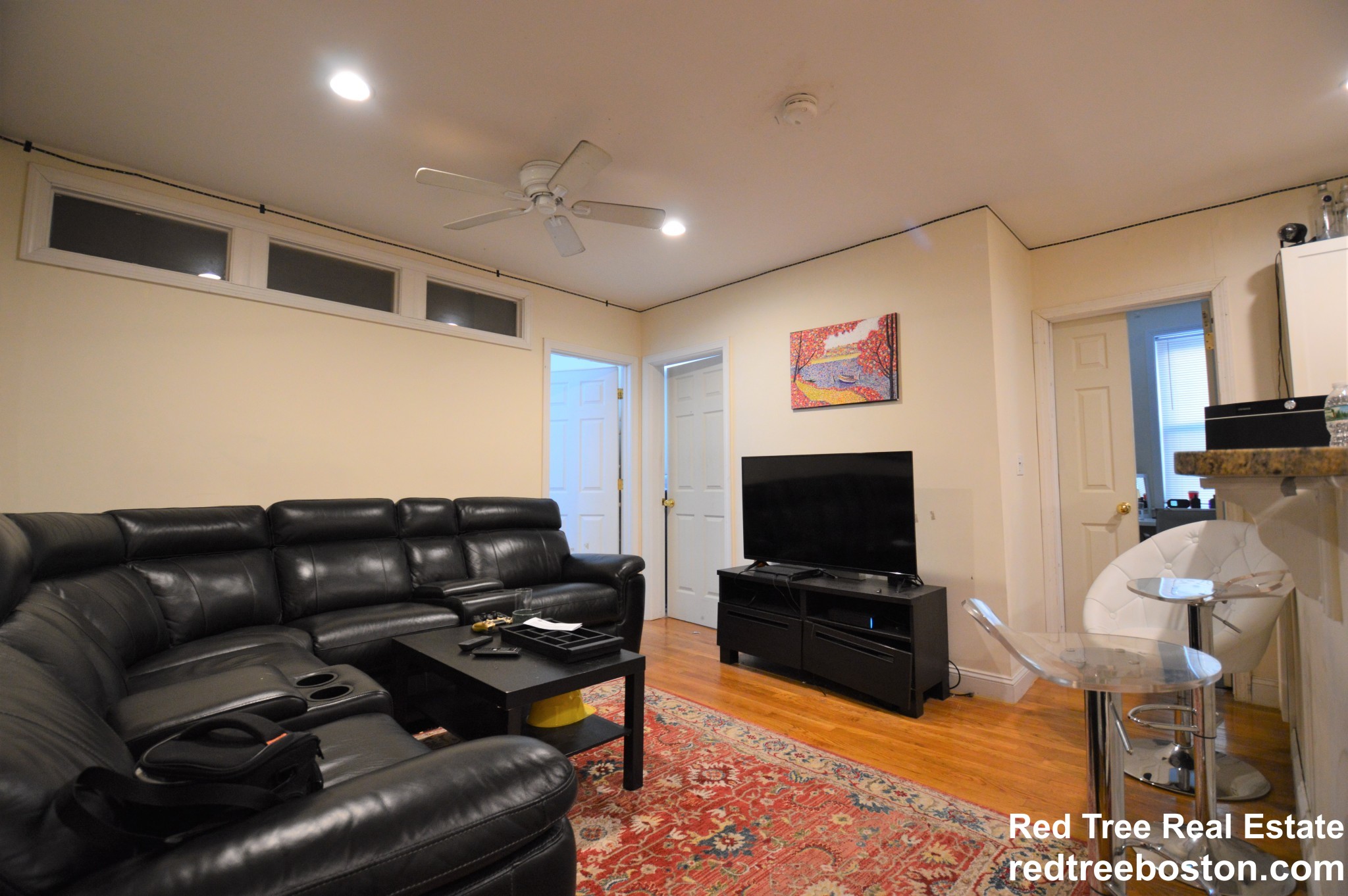 318 Saint Paul St, Longwood