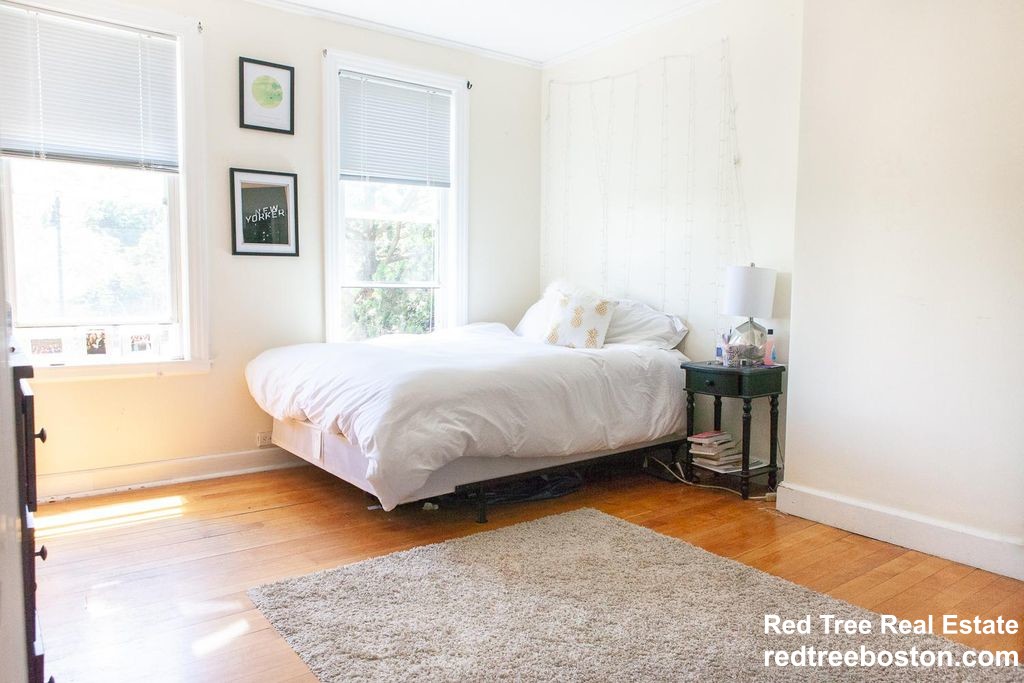 1743 Commonwealth Ave, Brighton