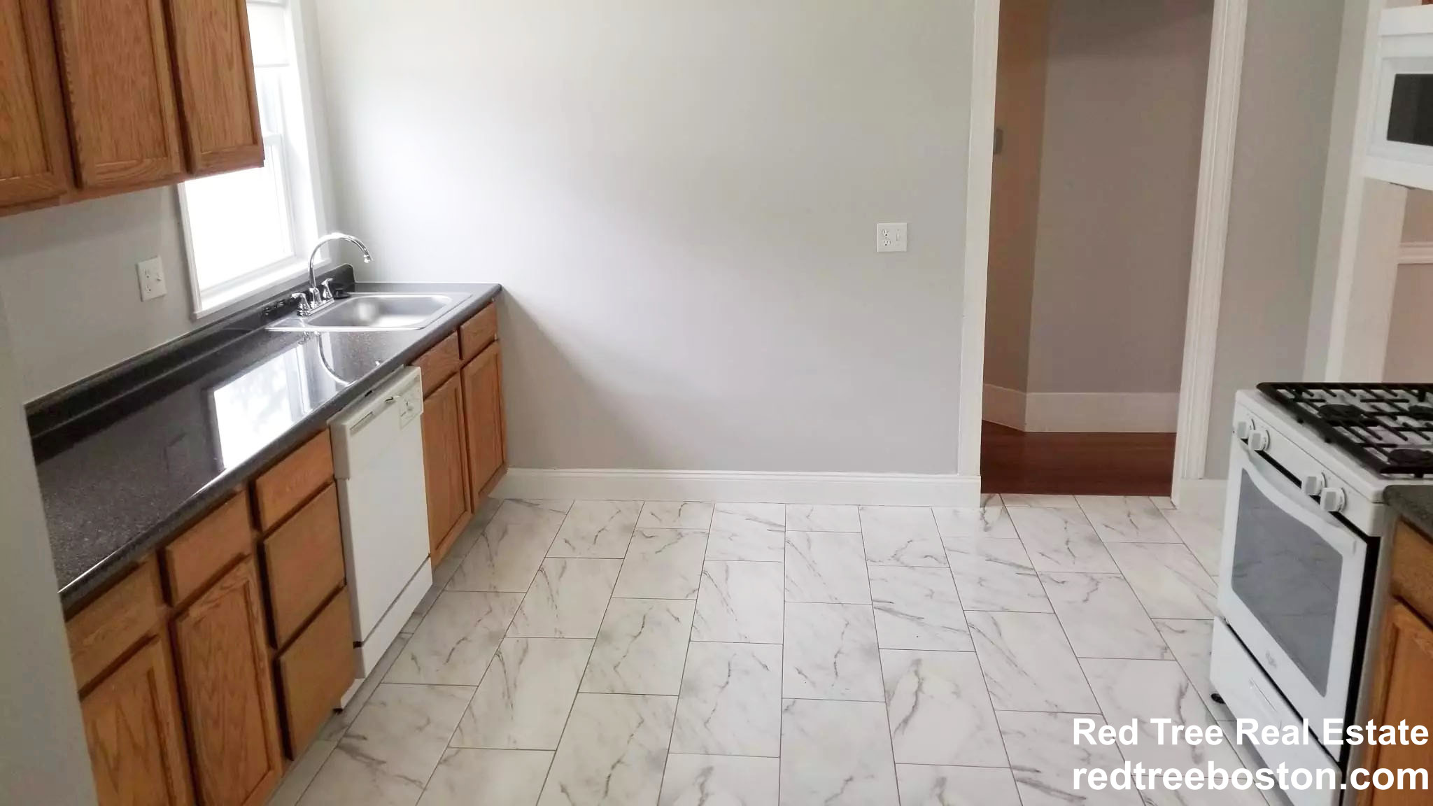 5 bed, 2 bath apartment for rent at 102 Murdock St Unit 3, Brighton — photo 2 of 6