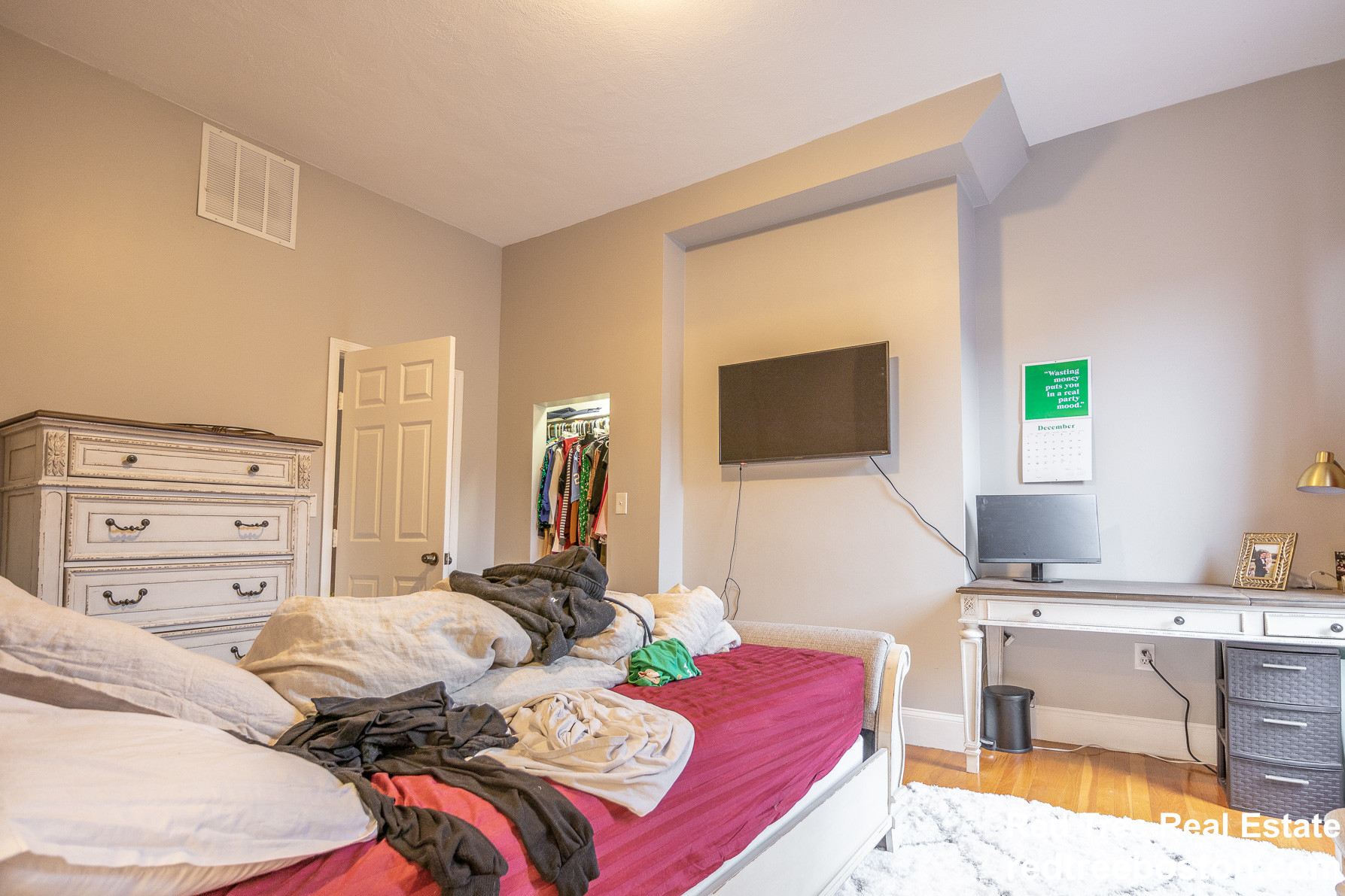 669 Massachusetts Ave, South End