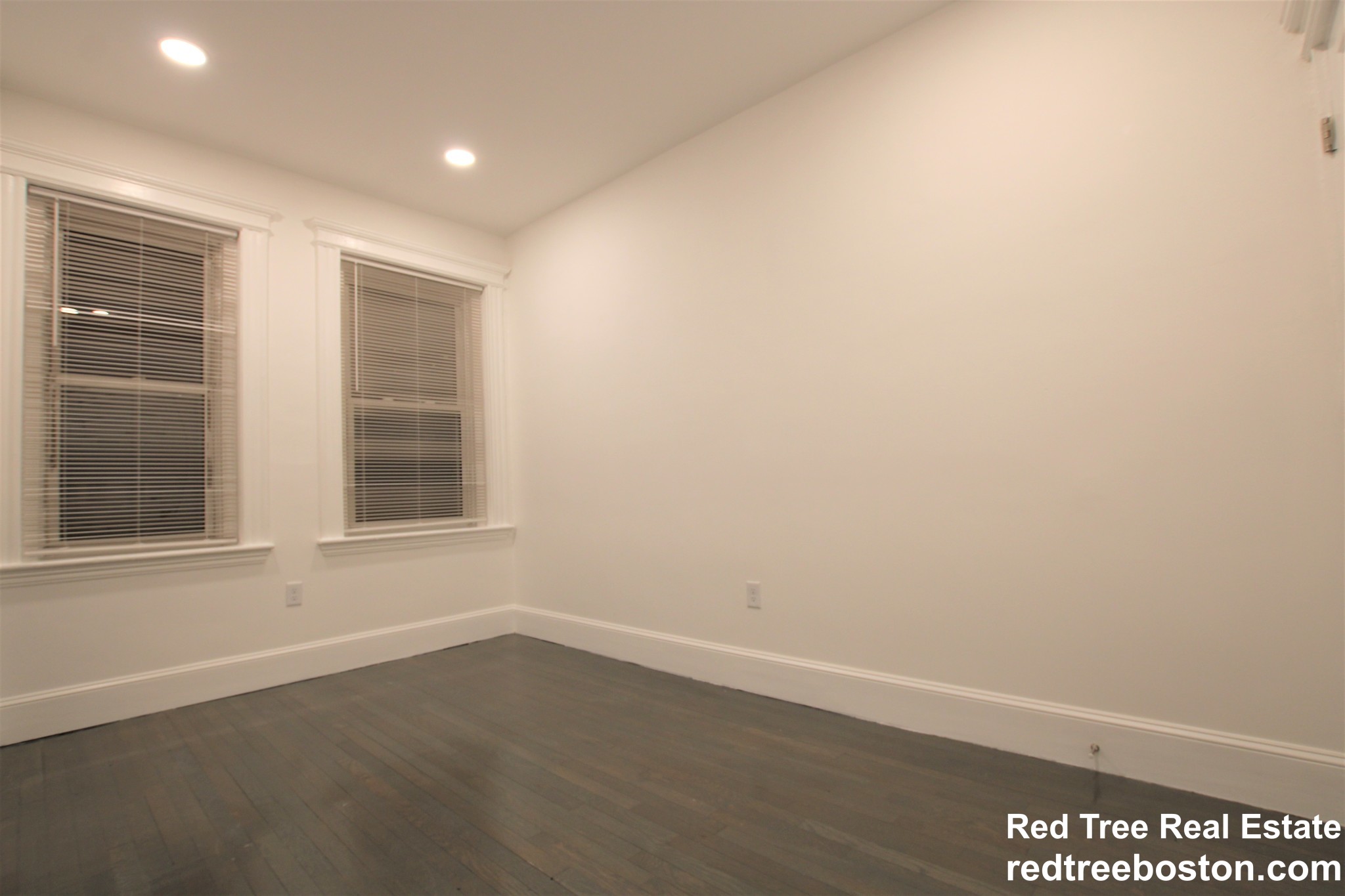 102 Queensberry St, Fenway