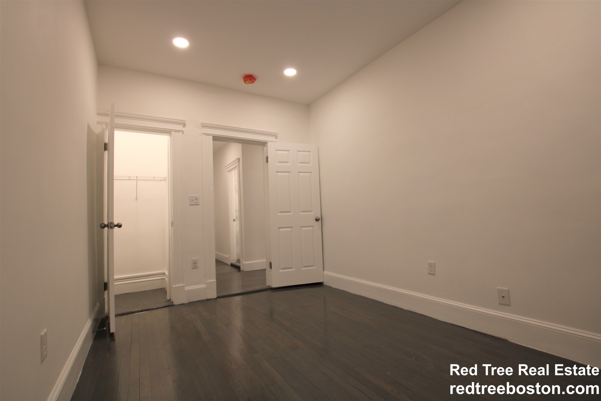 102 Queensberry St, Fenway