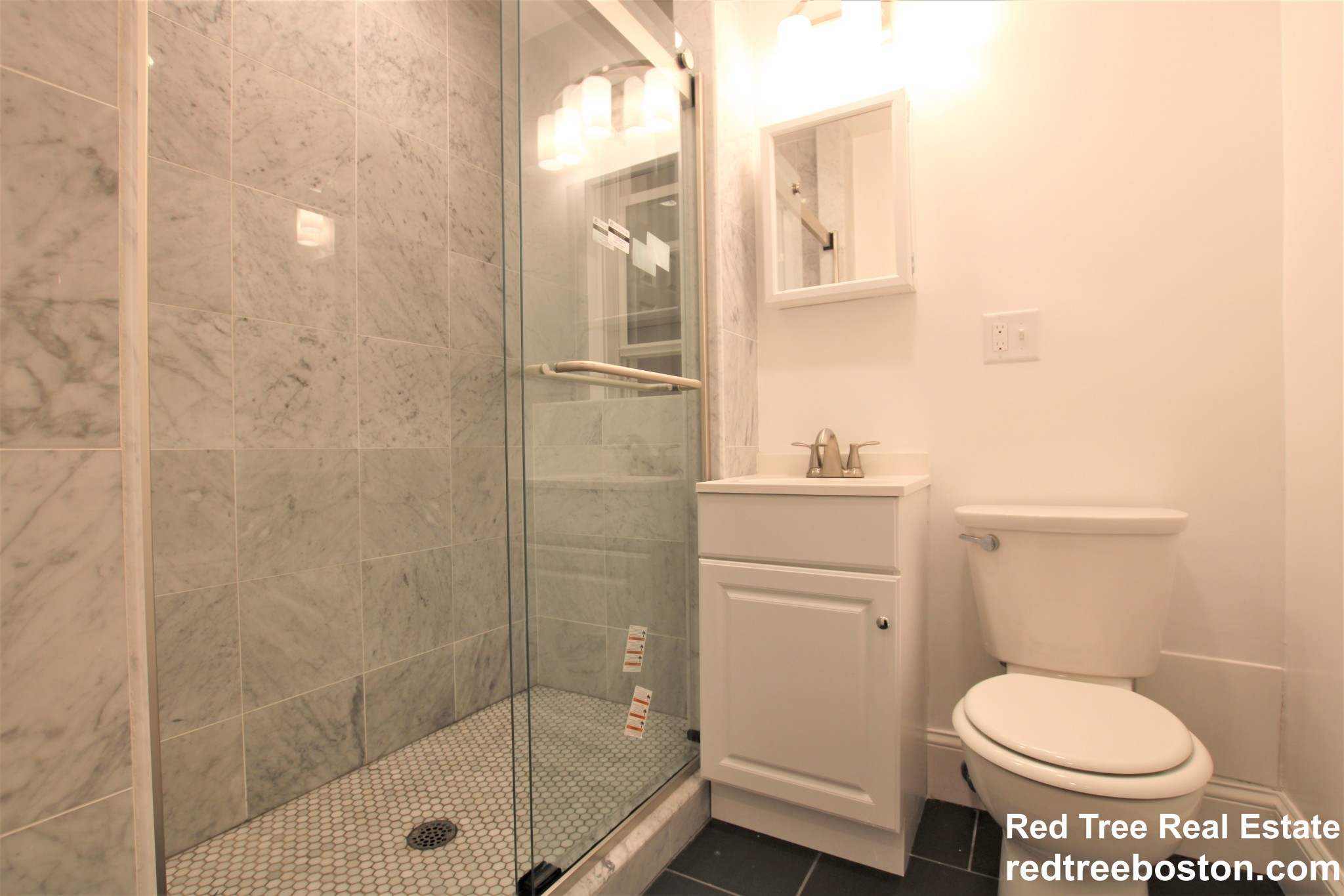 102 Queensberry St, Fenway