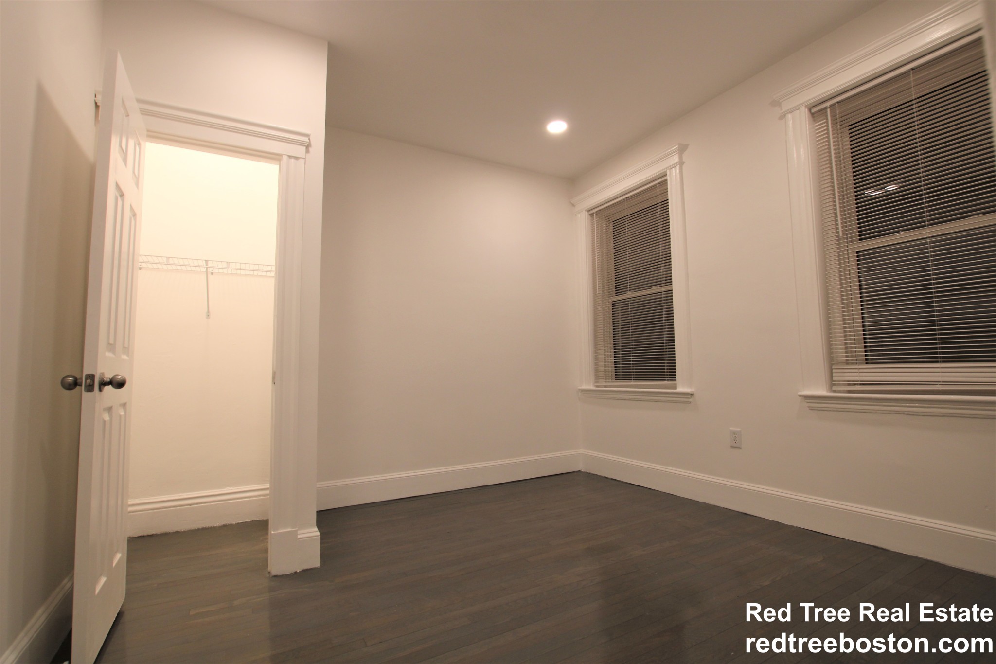 102 Queensberry St, Fenway