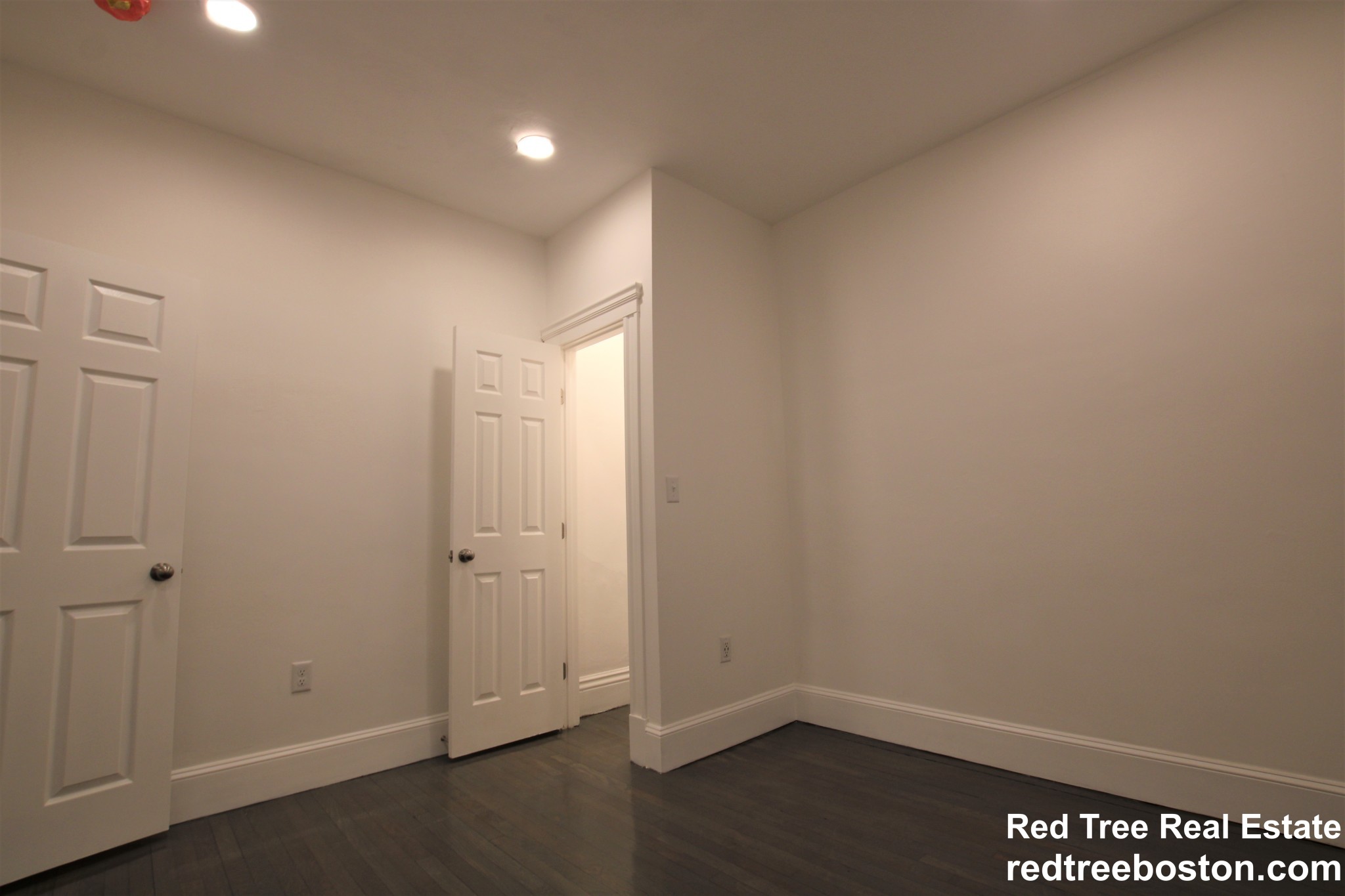 102 Queensberry St, Fenway