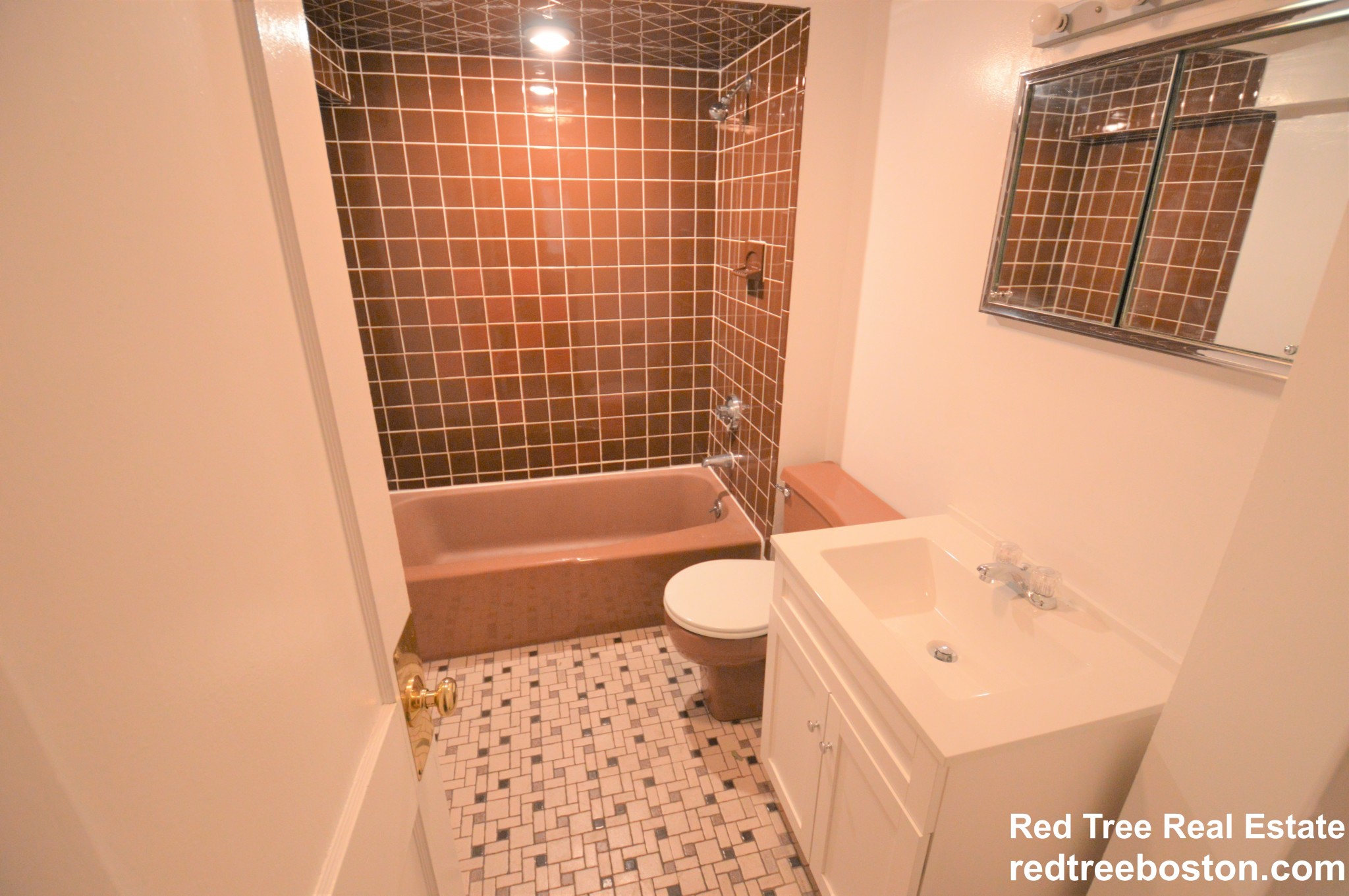 3 bed, 2 bath apartment for rent at 116 Warren St Unit B, Brighton — photo 13 of 14