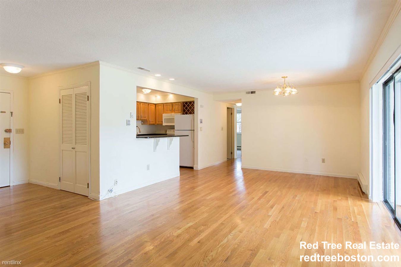 320 Hammond Pond Pkwa, Chestnut Hill