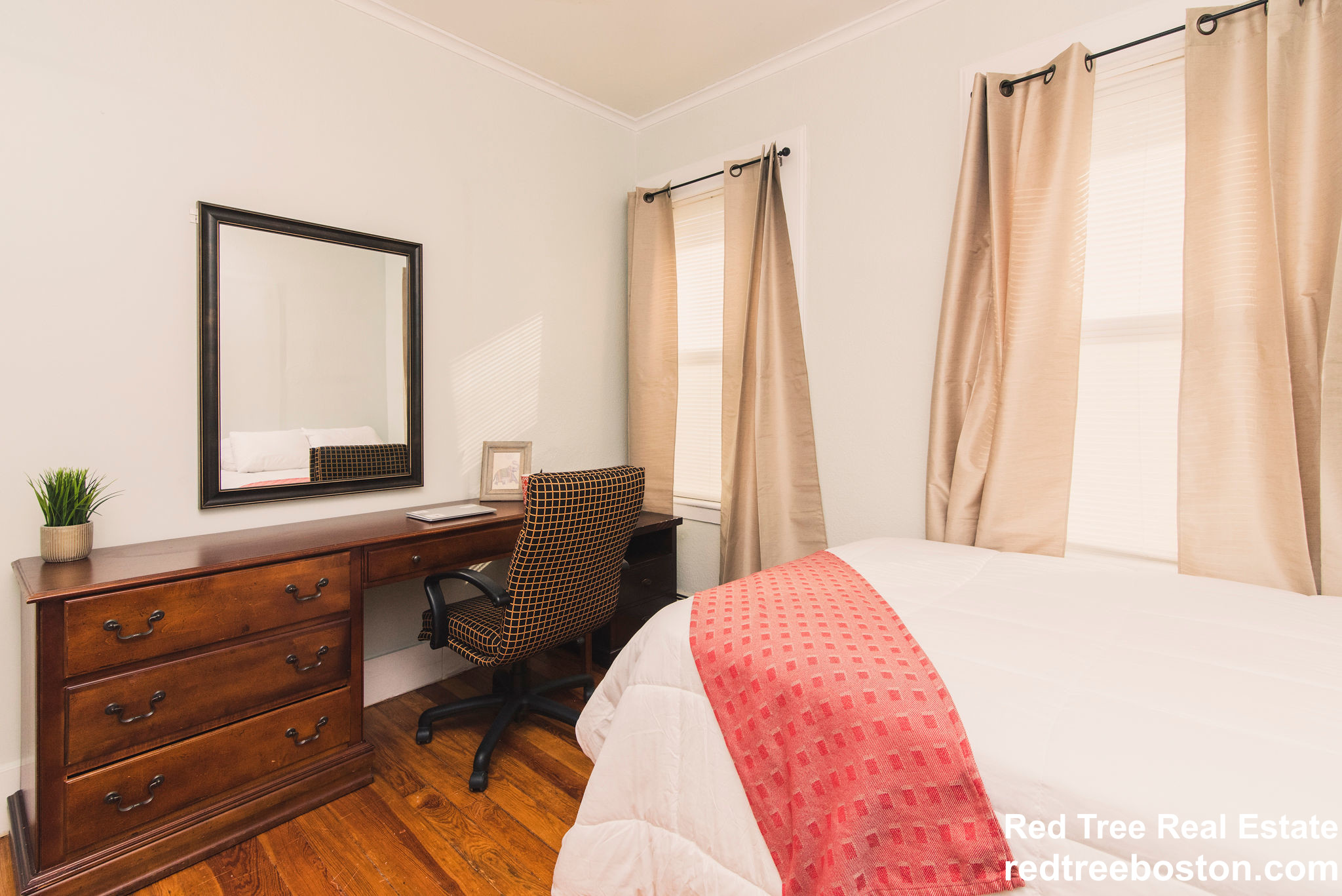 4 Dalrymple St, Jamaica Plain