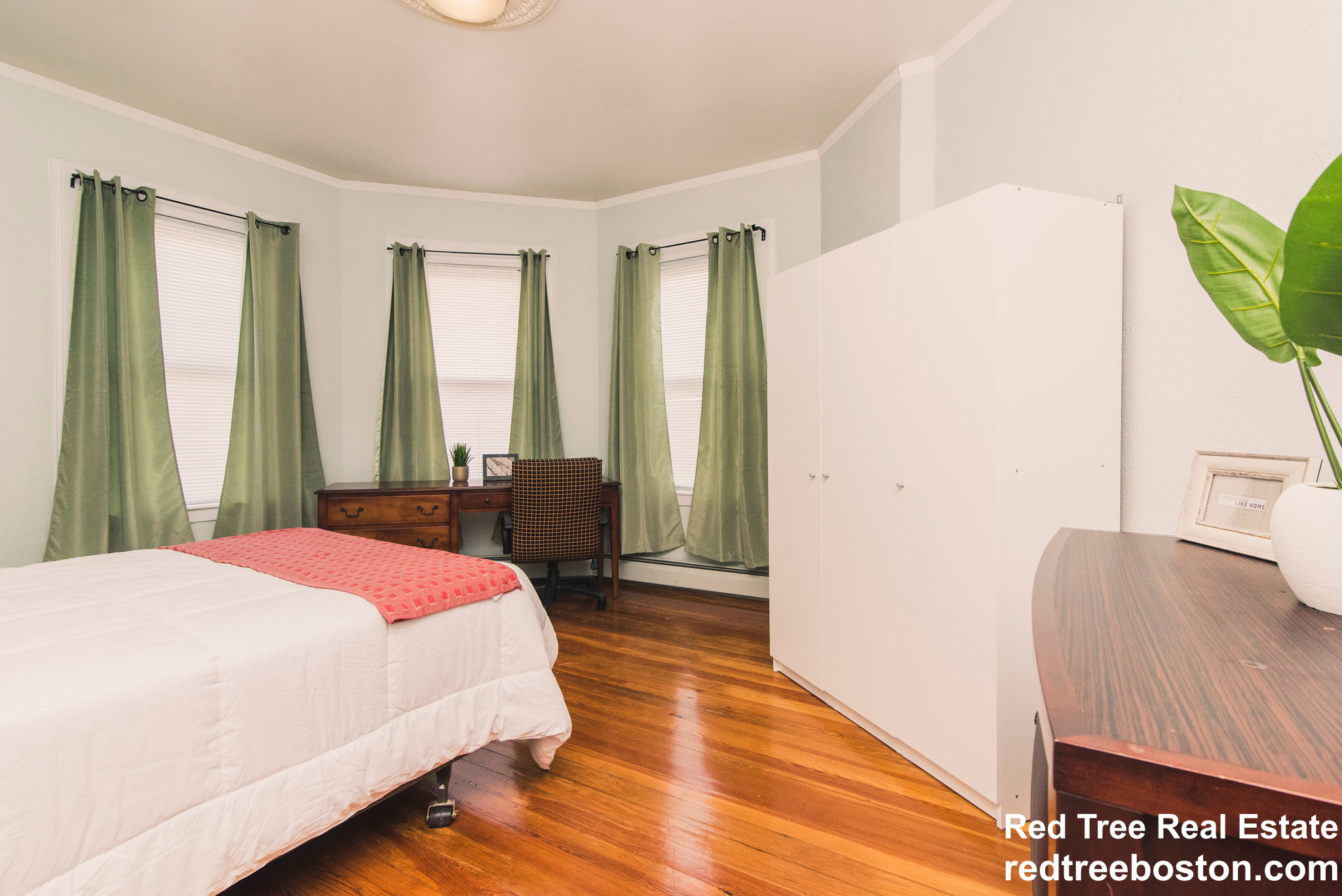 4 Dalrymple St, Jamaica Plain