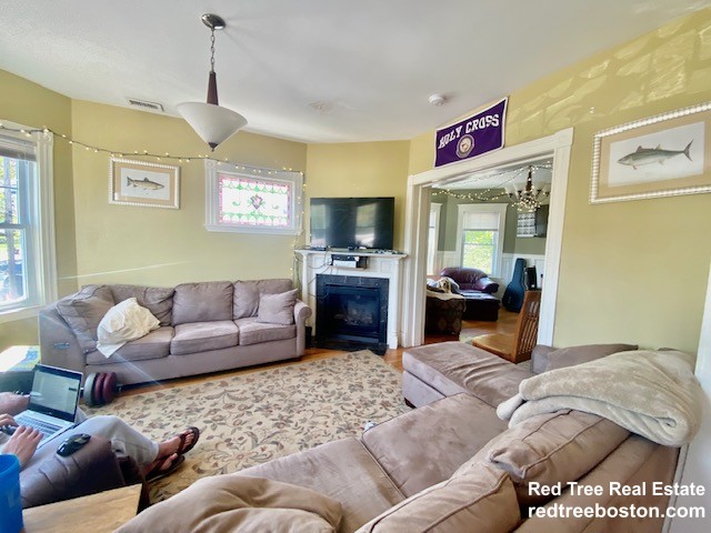 24 Burton St, Brighton