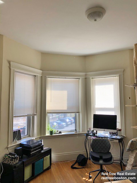 102 Queensberry St, Fenway