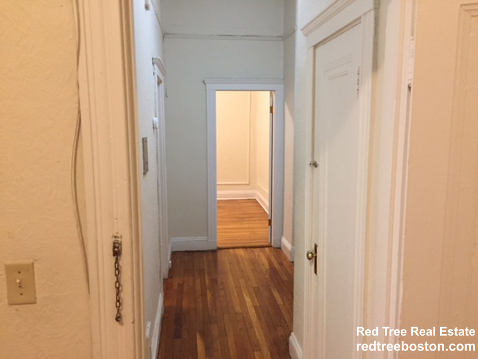 1687 Commonwealth Ave, Brighton