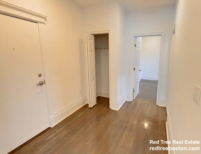 111 Queensberry St, Fenway