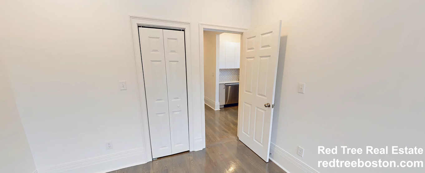 111 Queensberry St, Fenway