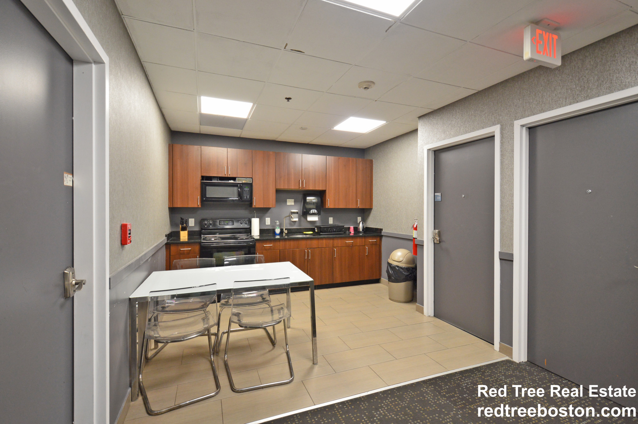 Studio bed, 1 bath apartment for rent at 29 Temple Pl Unit 210, Theatre District — photo 8 of 11