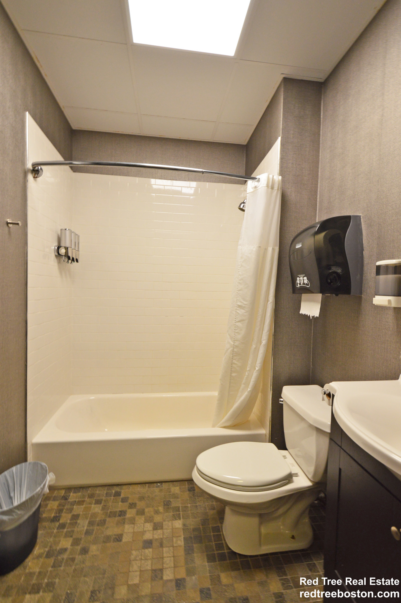 Studio bed, 1 bath apartment for rent at 29 Temple Pl Unit 210, Theatre District — photo 10 of 11