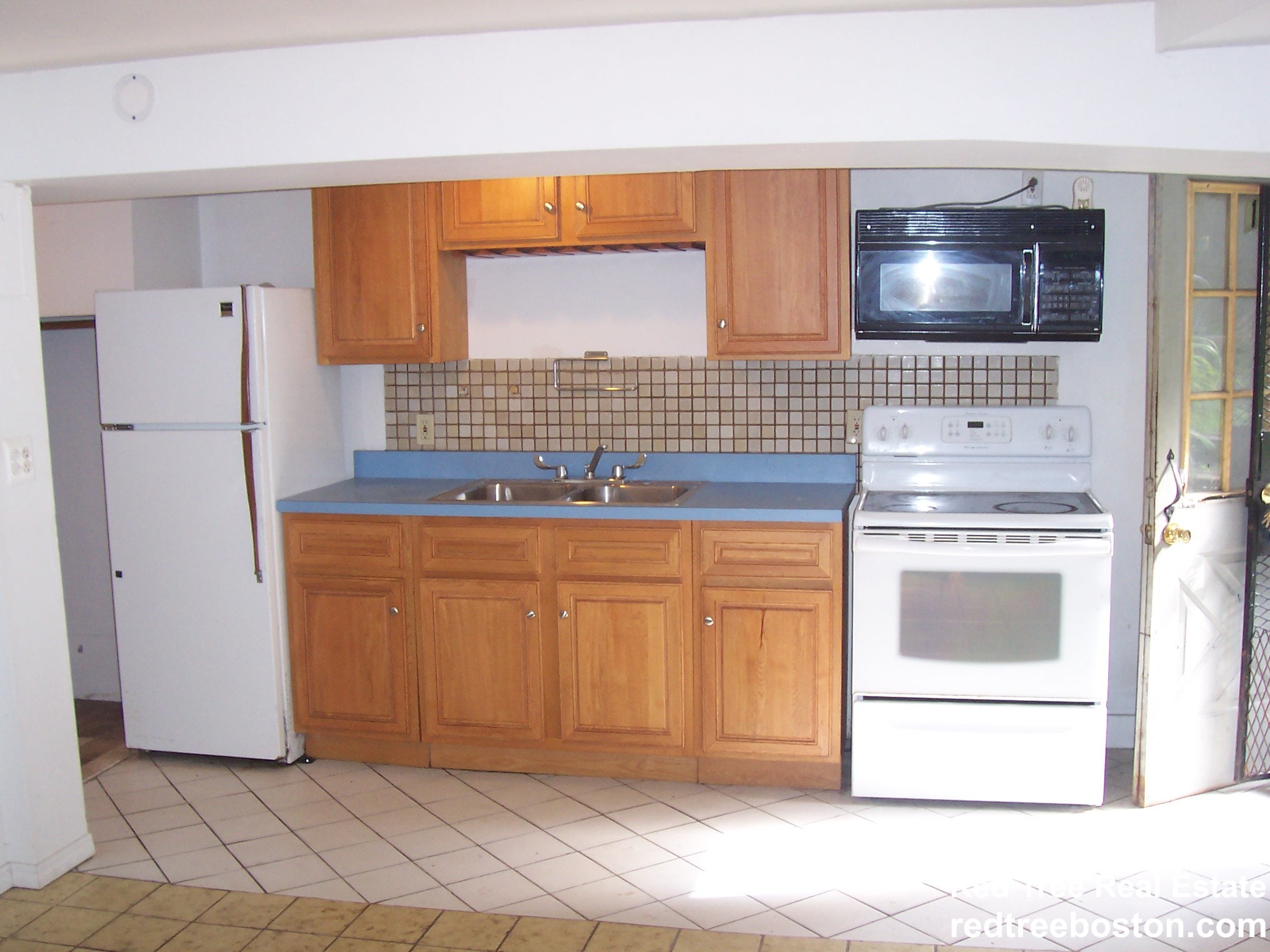 688 Parker St, Mission Hill