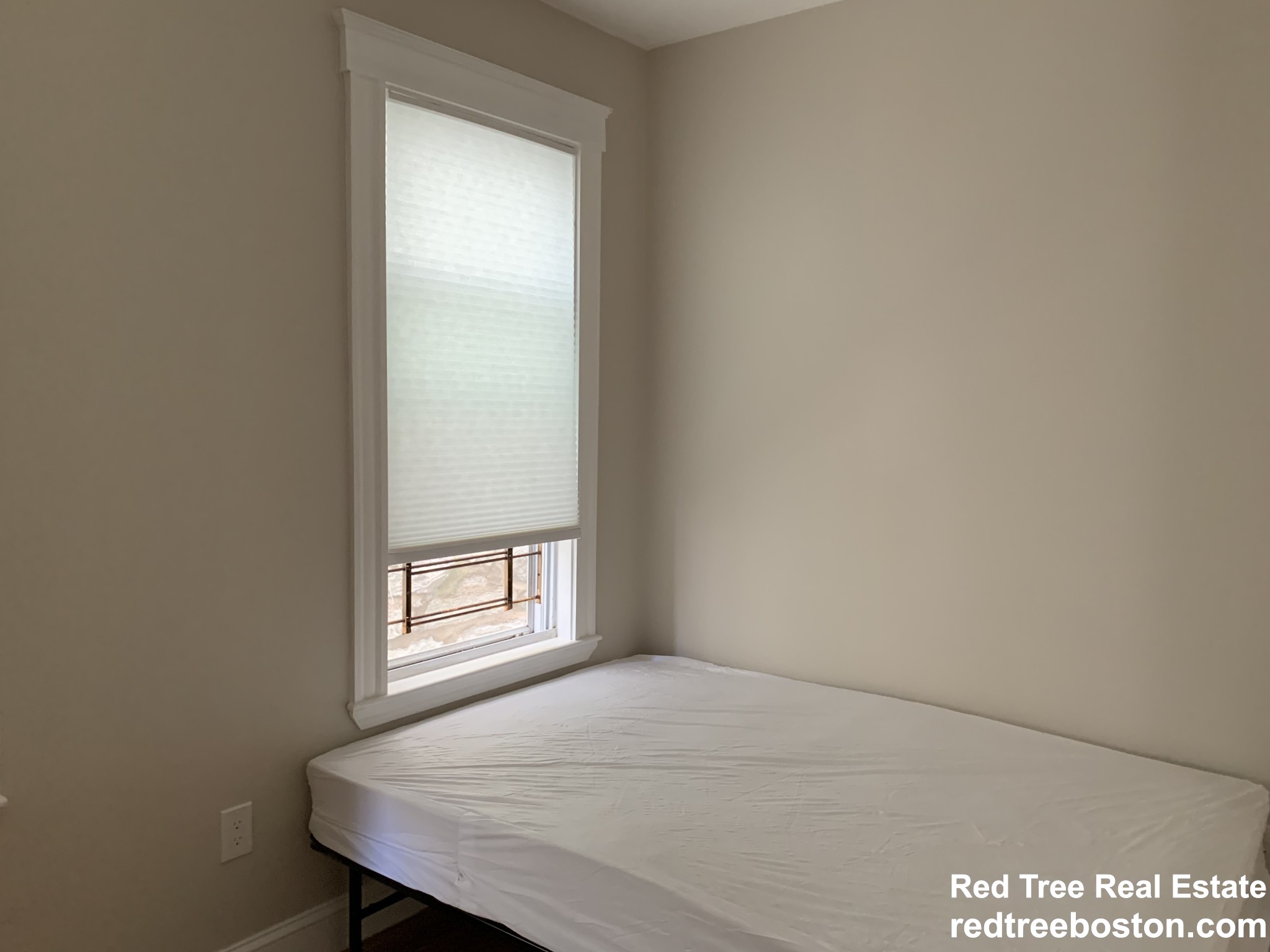 146 Hillside St, Mission Hill