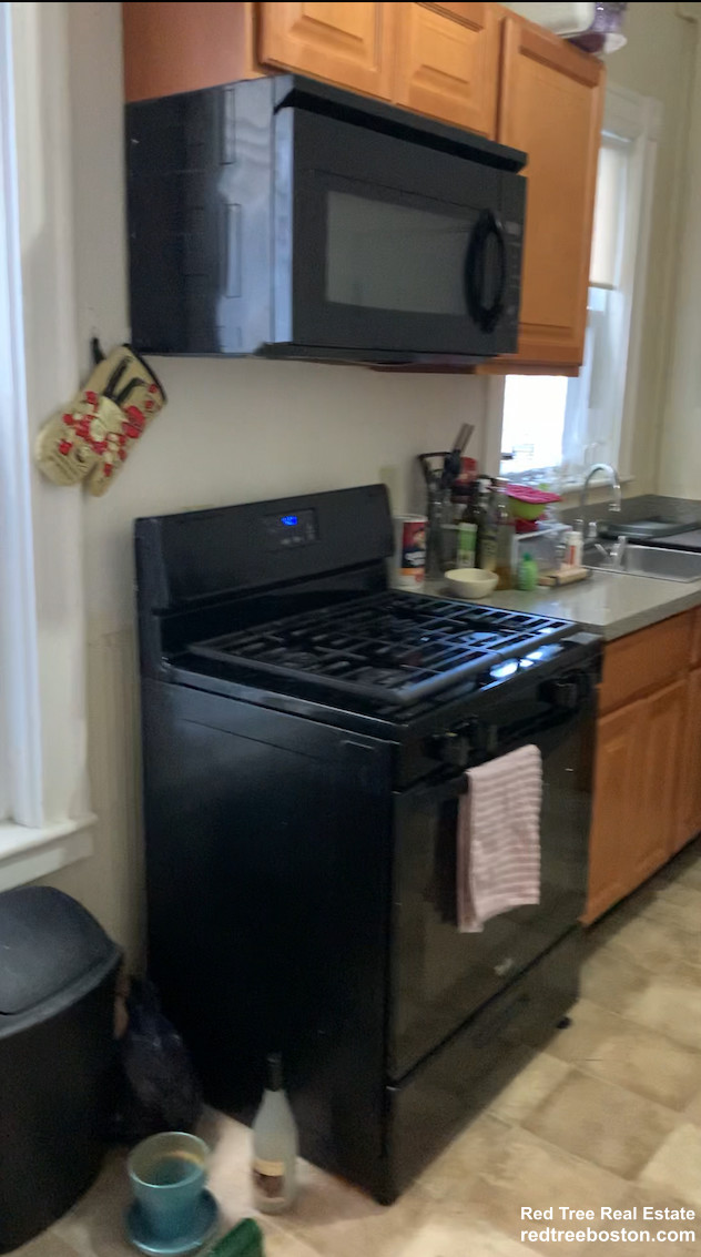 795 Columbia Rd, South Boston