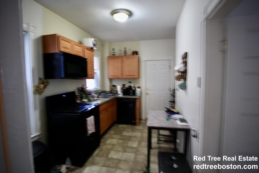 795 Columbia Rd, South Boston