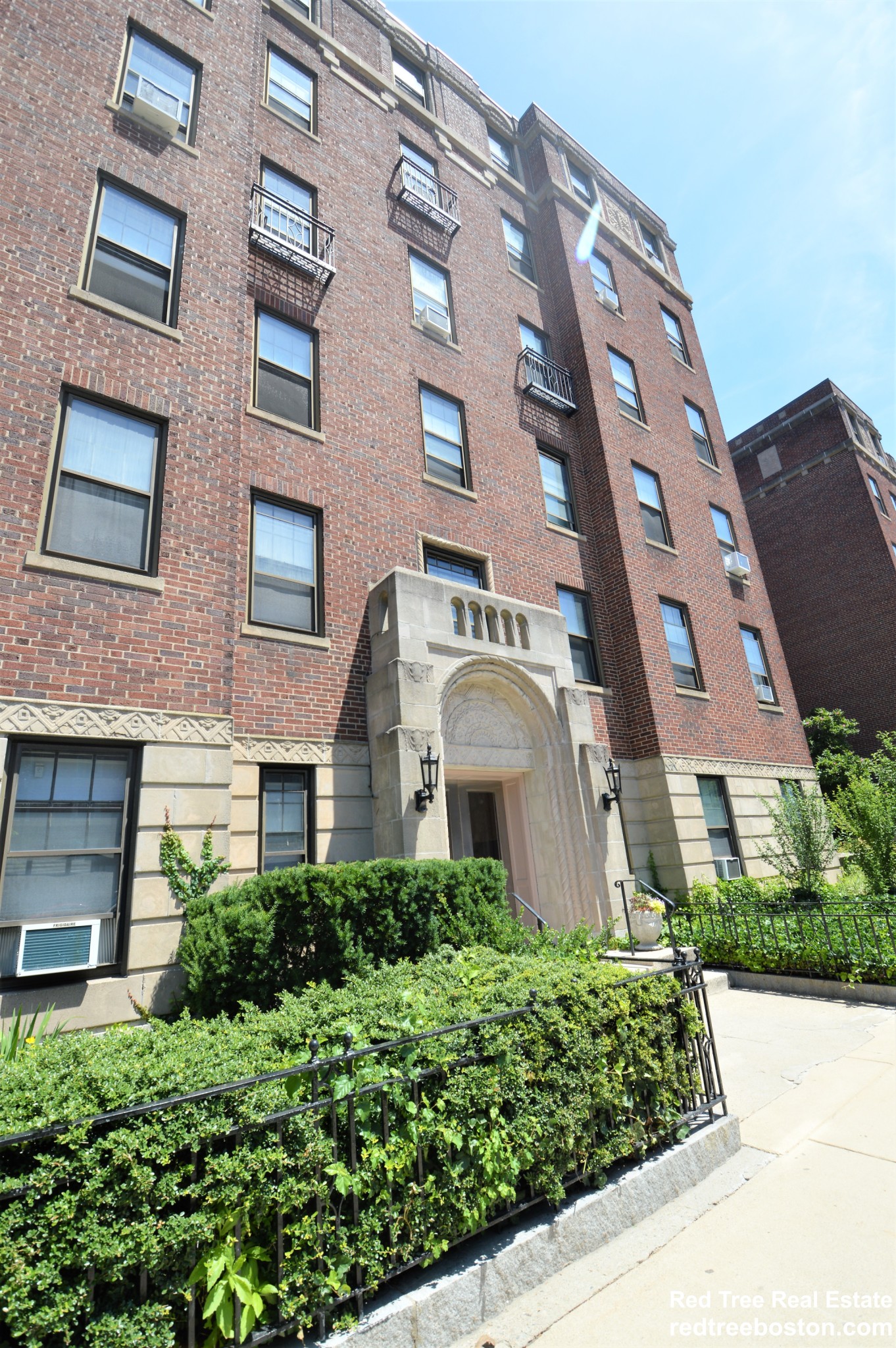 1949 Commonwealth Ave, Brighton