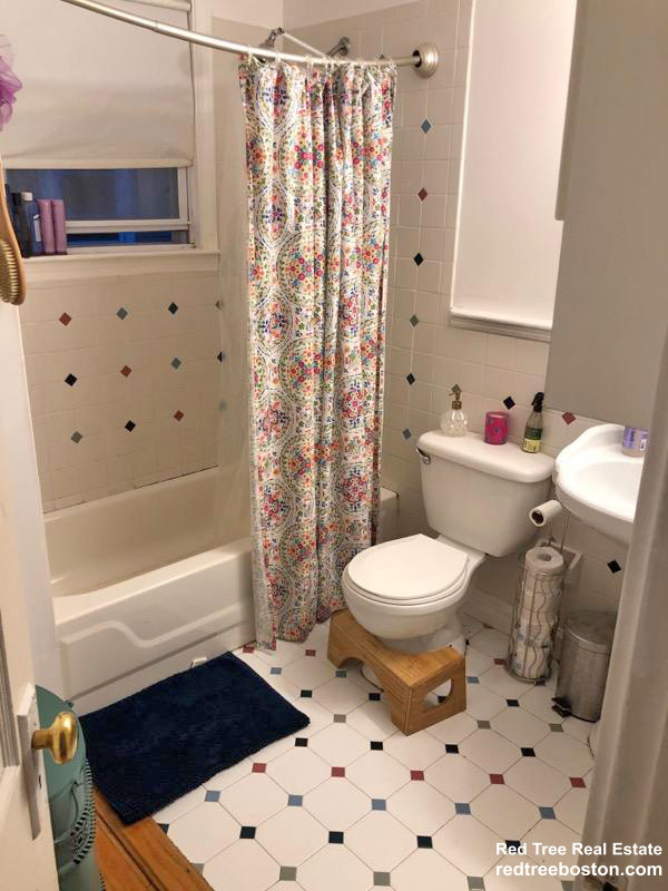 530 Weld St, West Roxbury