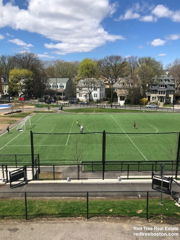 60 Babcock St, Coolidge Corner