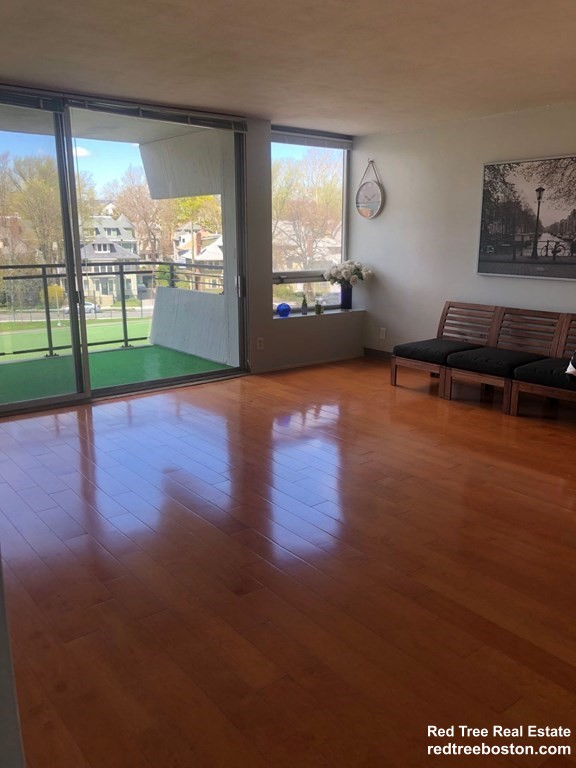 60 Babcock St, Coolidge Corner