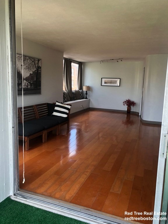 60 Babcock St, Coolidge Corner