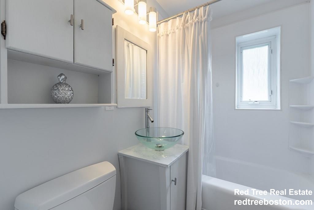 19 Alton Ct, Coolidge Corner