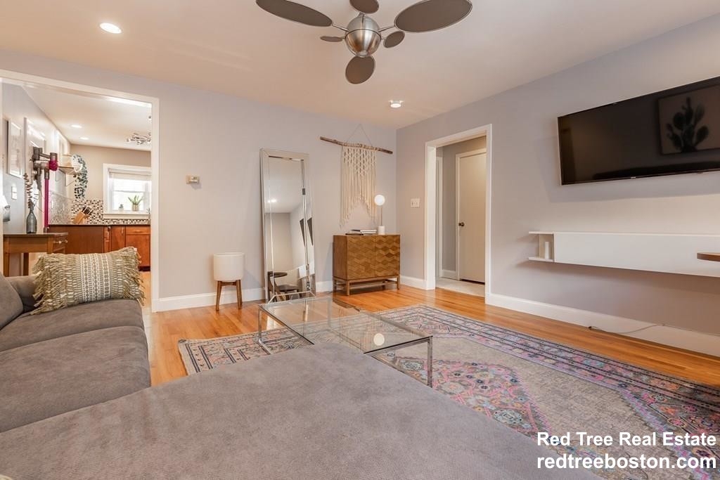 19 Alton Ct, Coolidge Corner