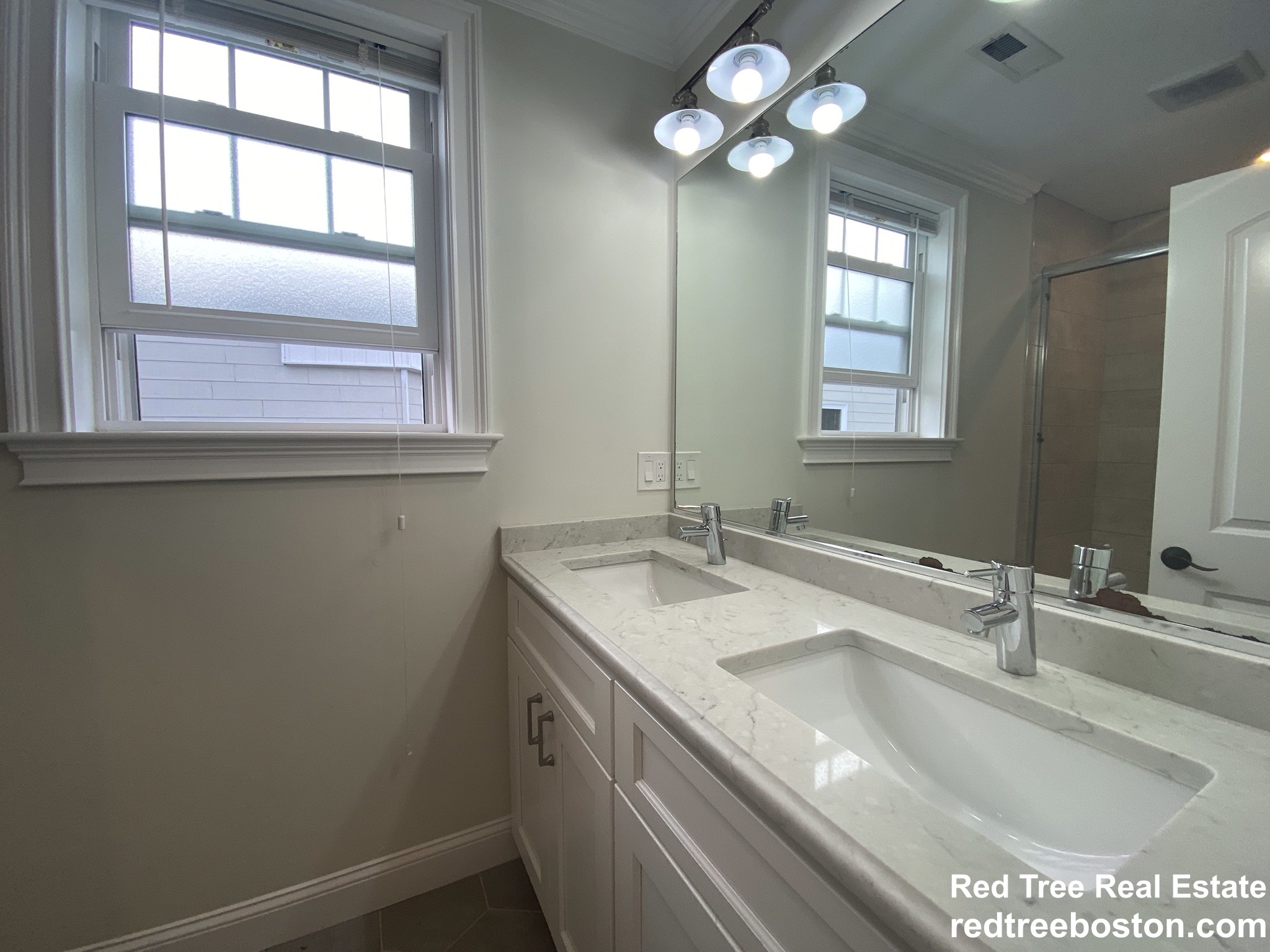 5 bed, 1.5 bath apartment for rent at 490 Washington St Unit 3, Brighton — photo 4 of 34