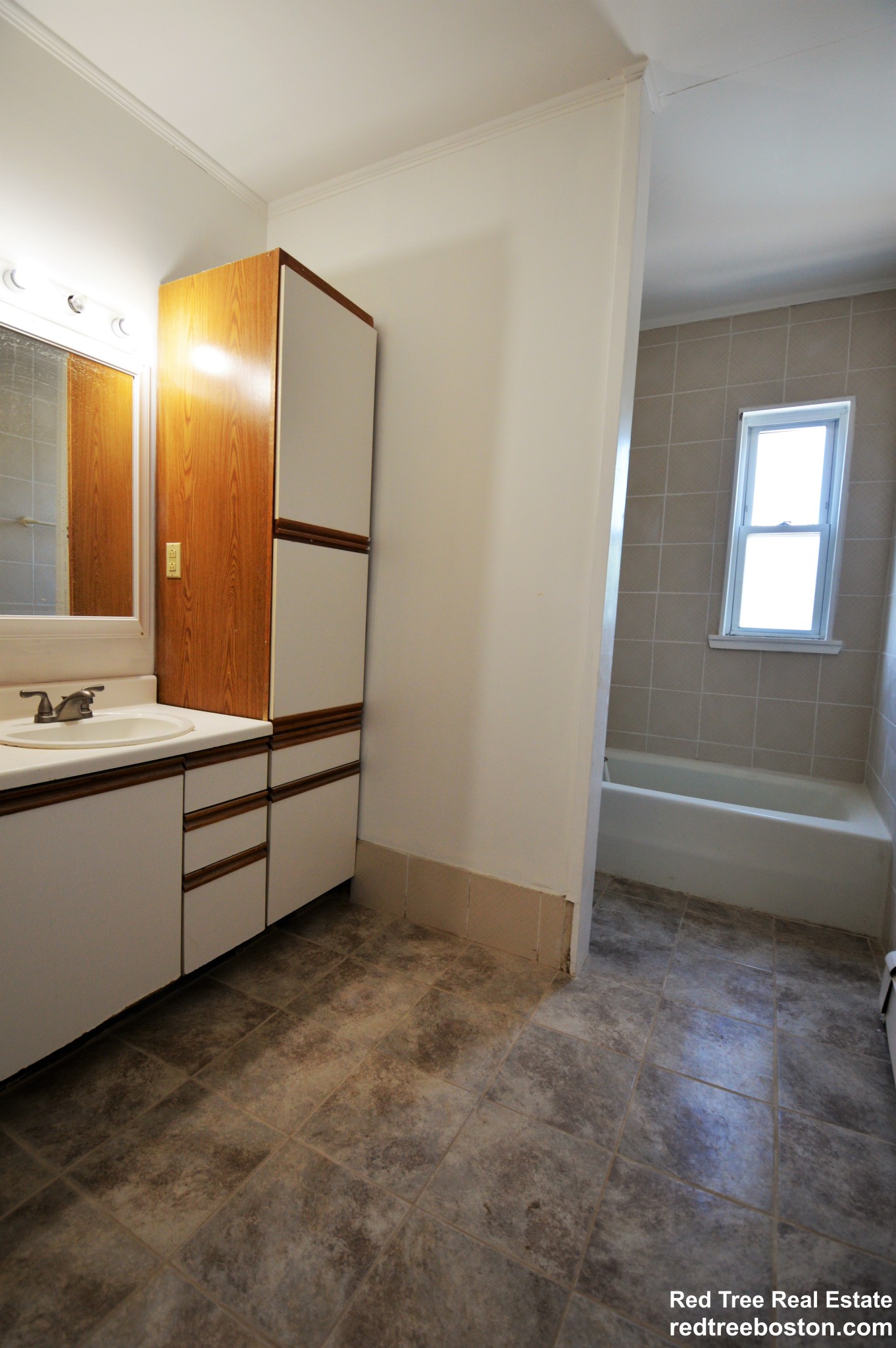 3 bed, 2 bath apartment for rent at 803 Boylston St Unit 3, Chestnut Hill — photo 9 of 12