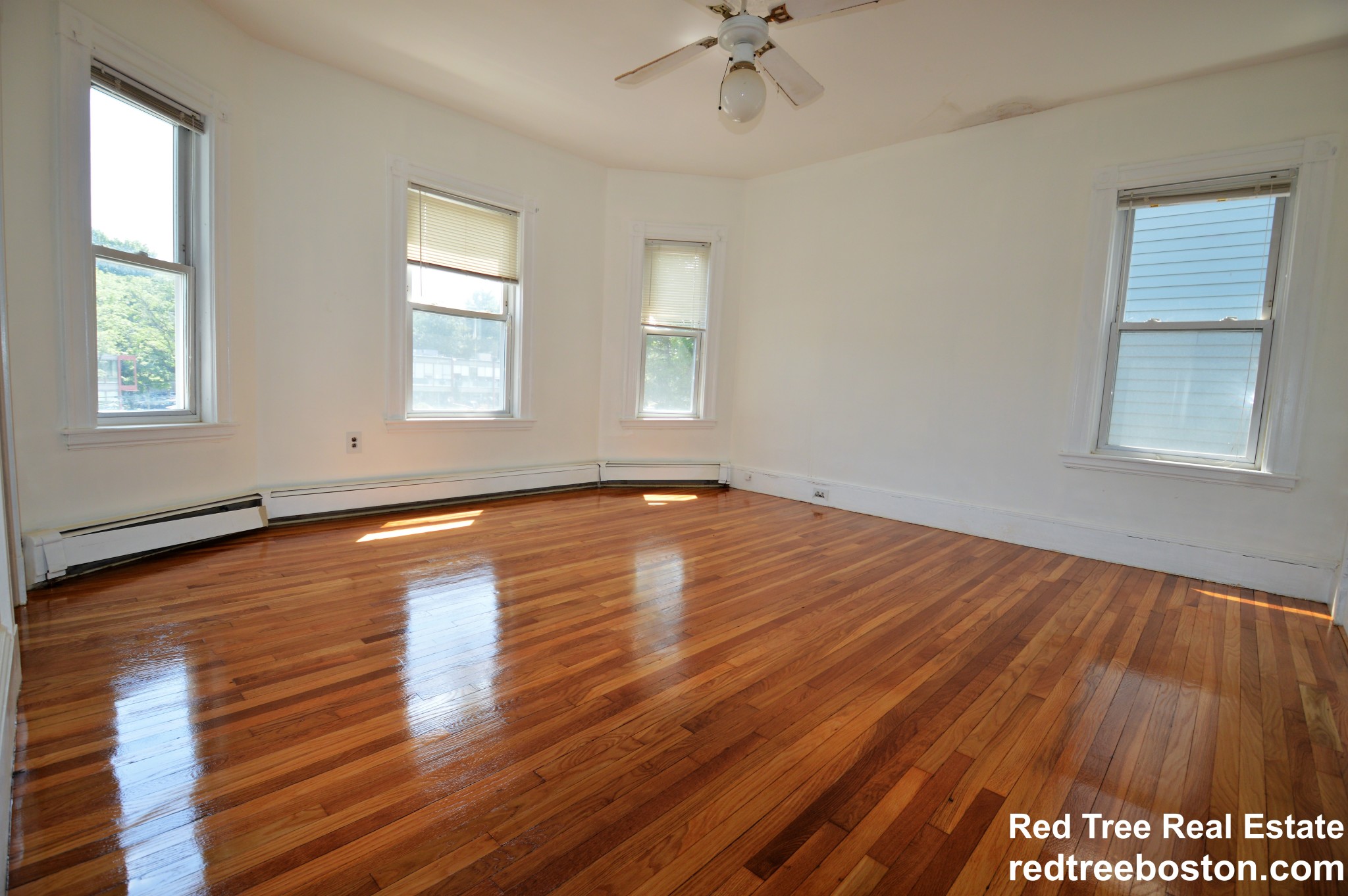 3 bed, 2 bath apartment for rent at 803 Boylston St Unit 3, Chestnut Hill — photo 3 of 12