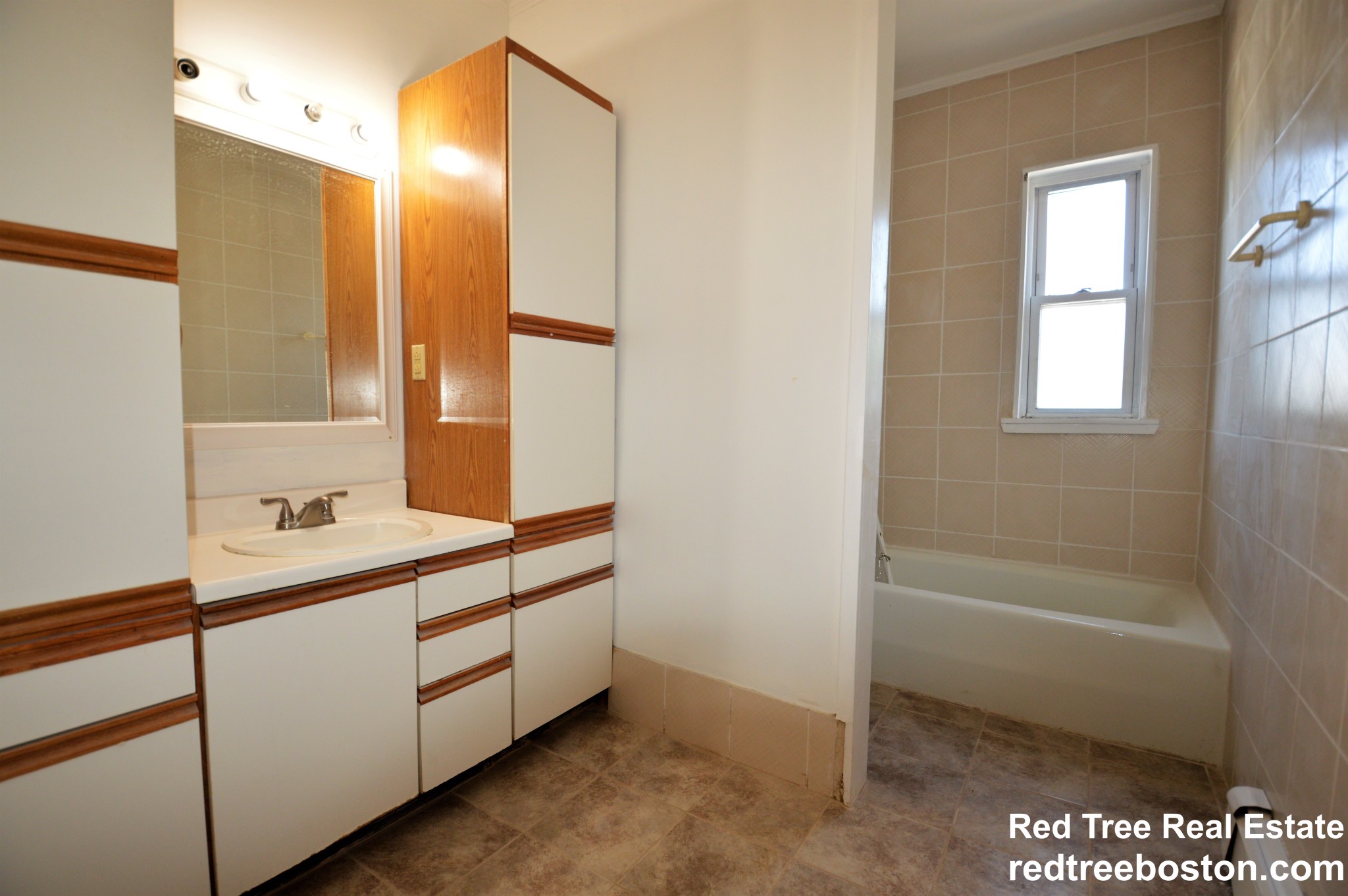 3 bed, 2 bath apartment for rent at 803 Boylston St Unit 3, Chestnut Hill — photo 11 of 12