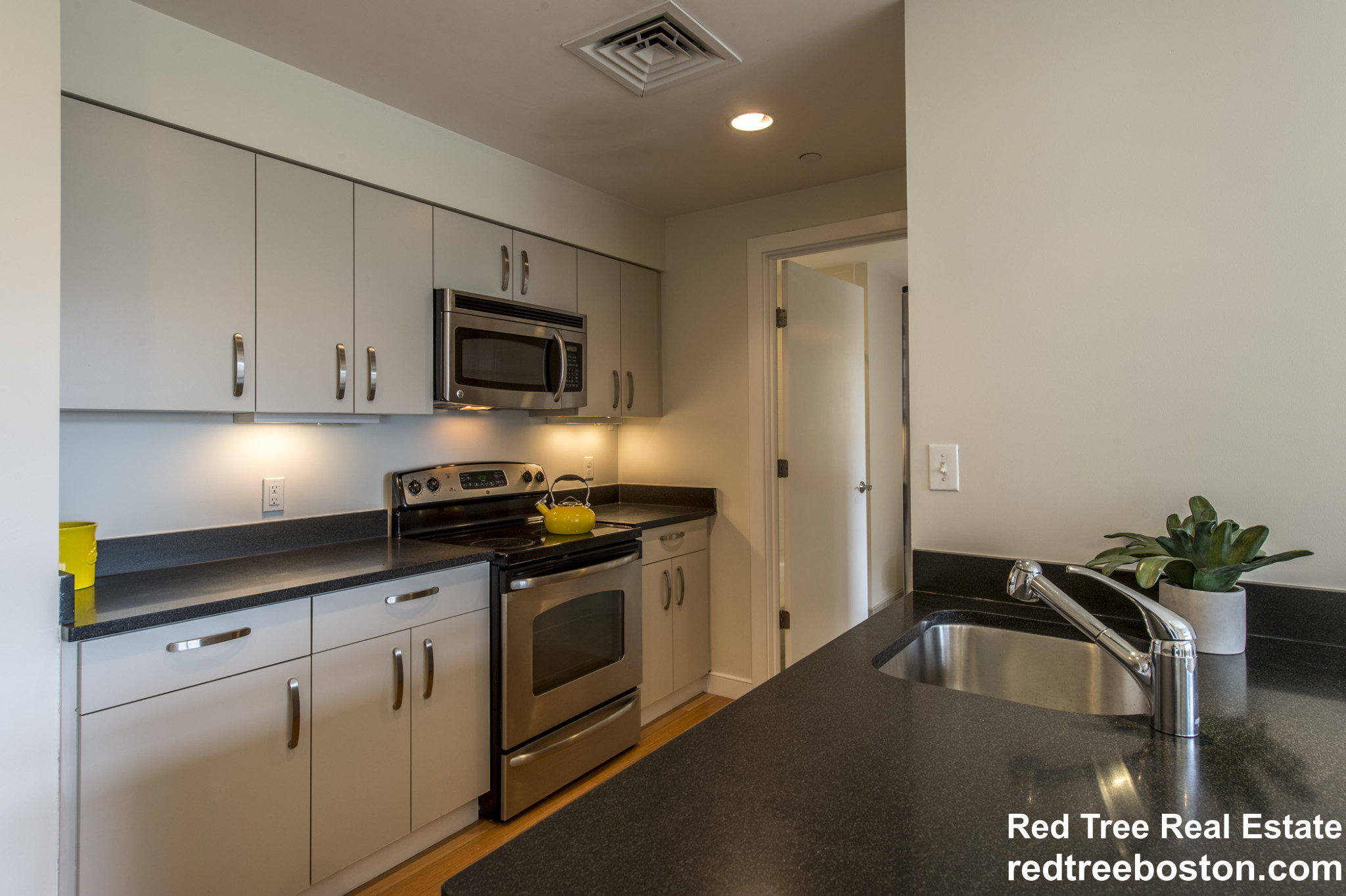 601 Albany St, South End