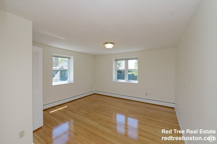 222 Babcock St, North Brookline