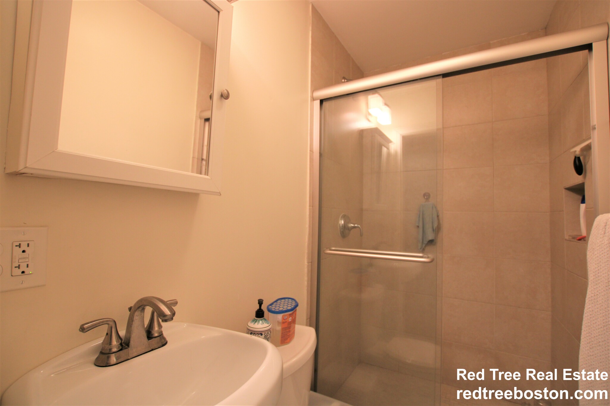 93 Hillside St, Mission Hill