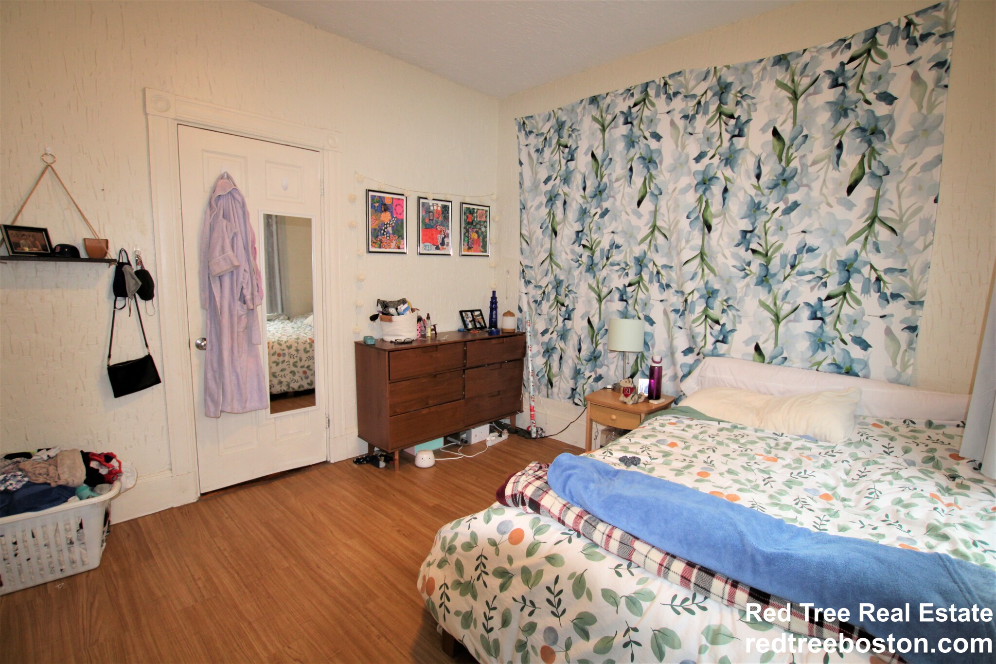 93 Hillside St, Mission Hill