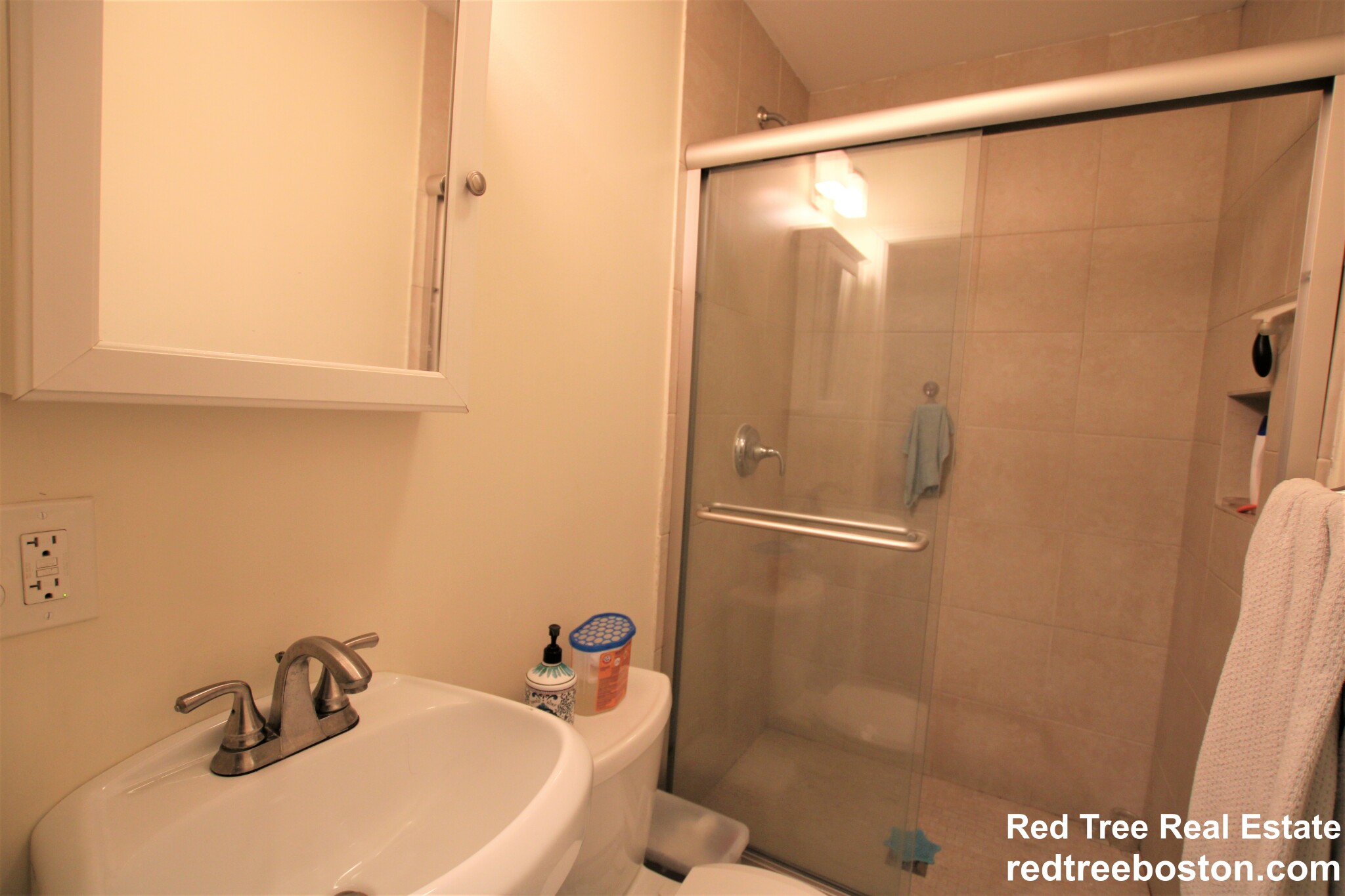 93 Hillside St, Mission Hill