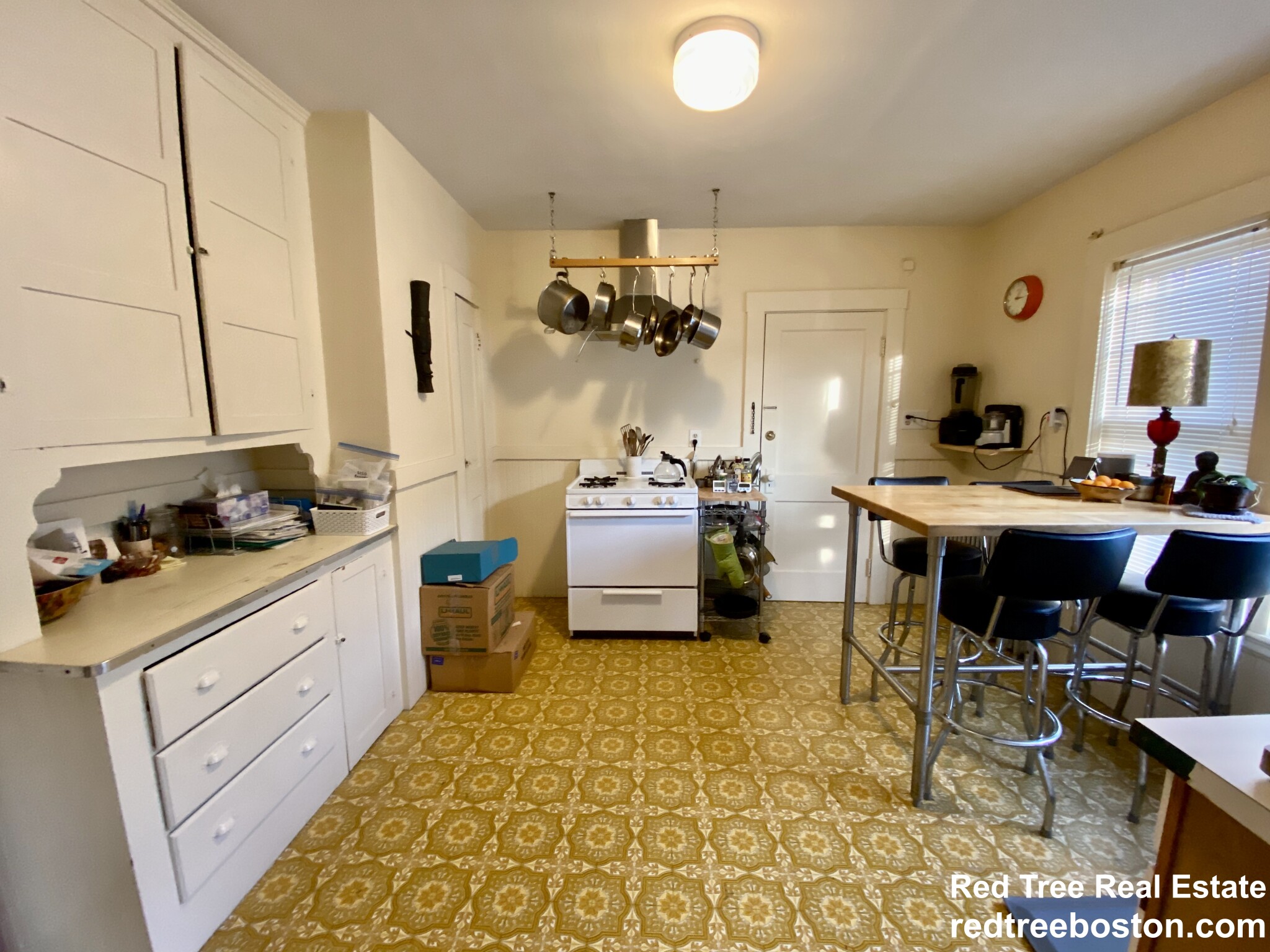 2 bed, 1 bath apartment for rent at 10 Margaret St Unit 2, Arlington — photo 9 of 23