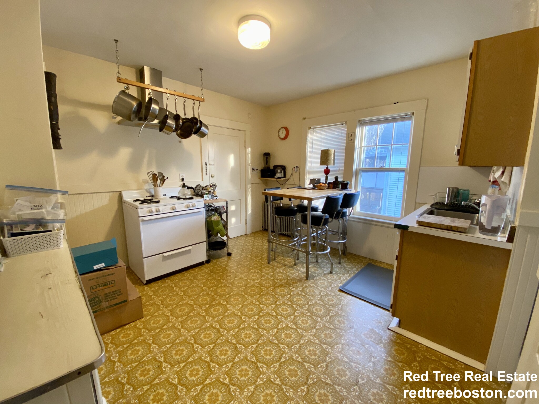 2 bed, 1 bath apartment for rent at 10 Margaret St Unit 2, Arlington — photo 11 of 23
