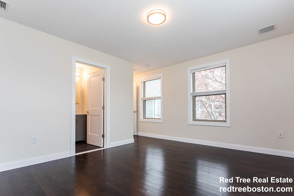 478 Fulton St, West Medford