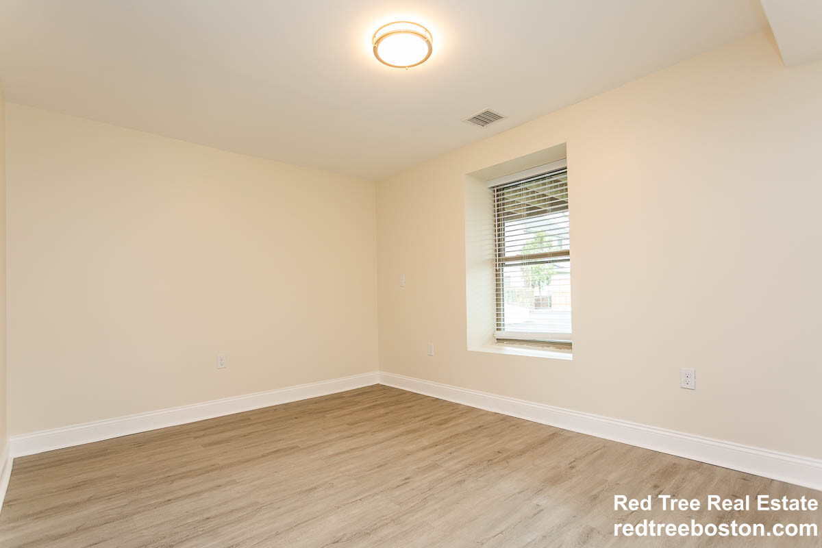 478 Fulton St, West Medford