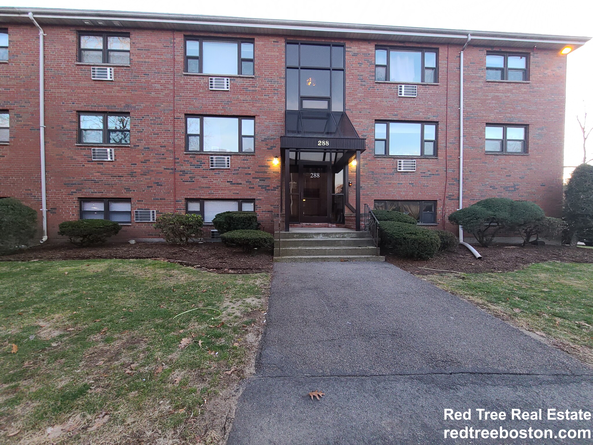 288 Grove St, Auburndale