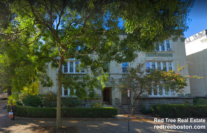 318 Saint Paul St, Longwood