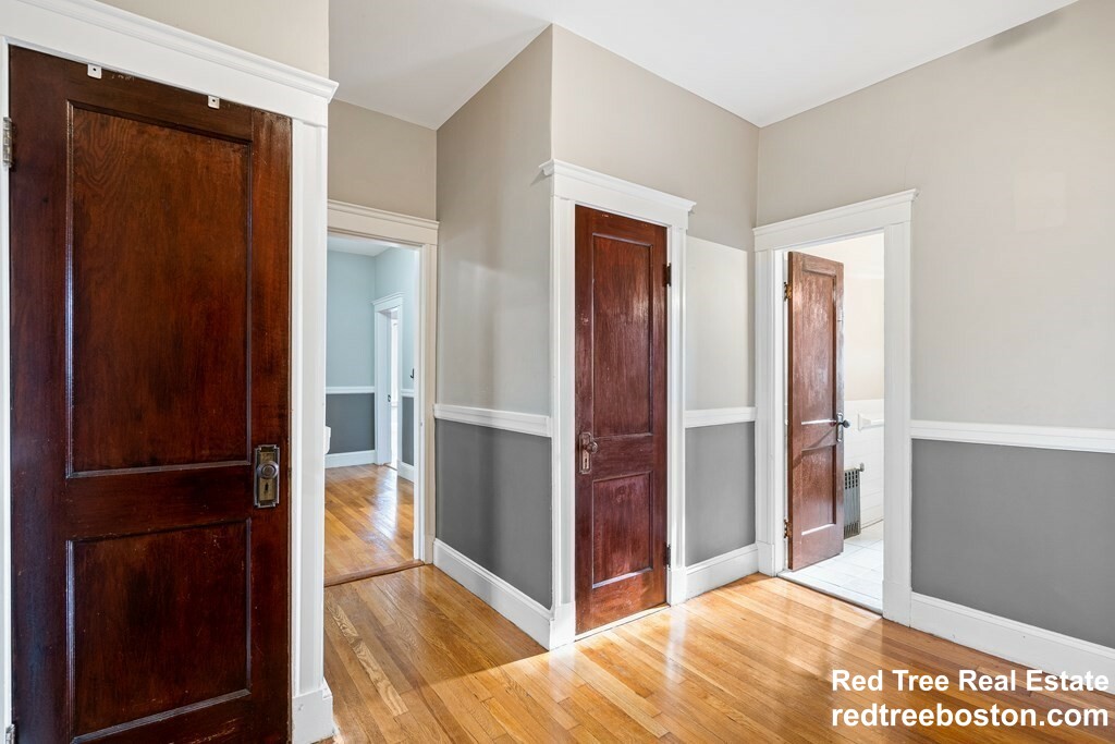 4 bed, 1 bath apartment for rent at 16 Grampian Way Unit 2, Dorchester — photo 7 of 16