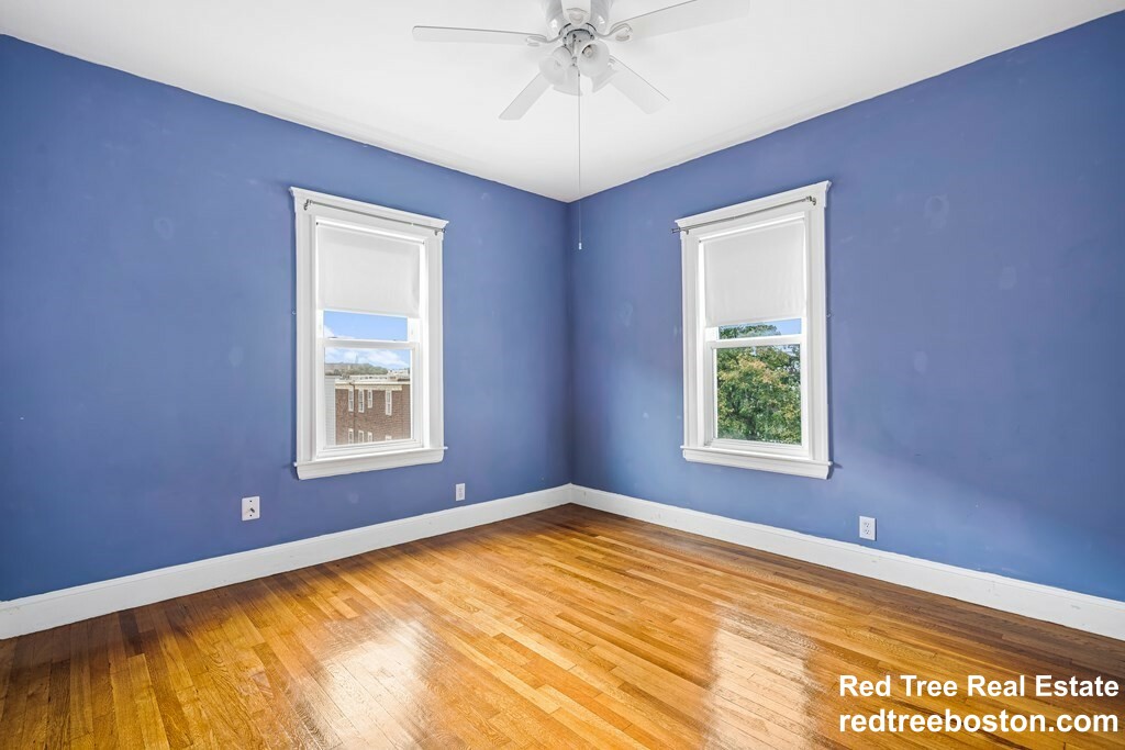 4 bed, 1 bath apartment for rent at 16 Grampian Way Unit 2, Dorchester — photo 10 of 16