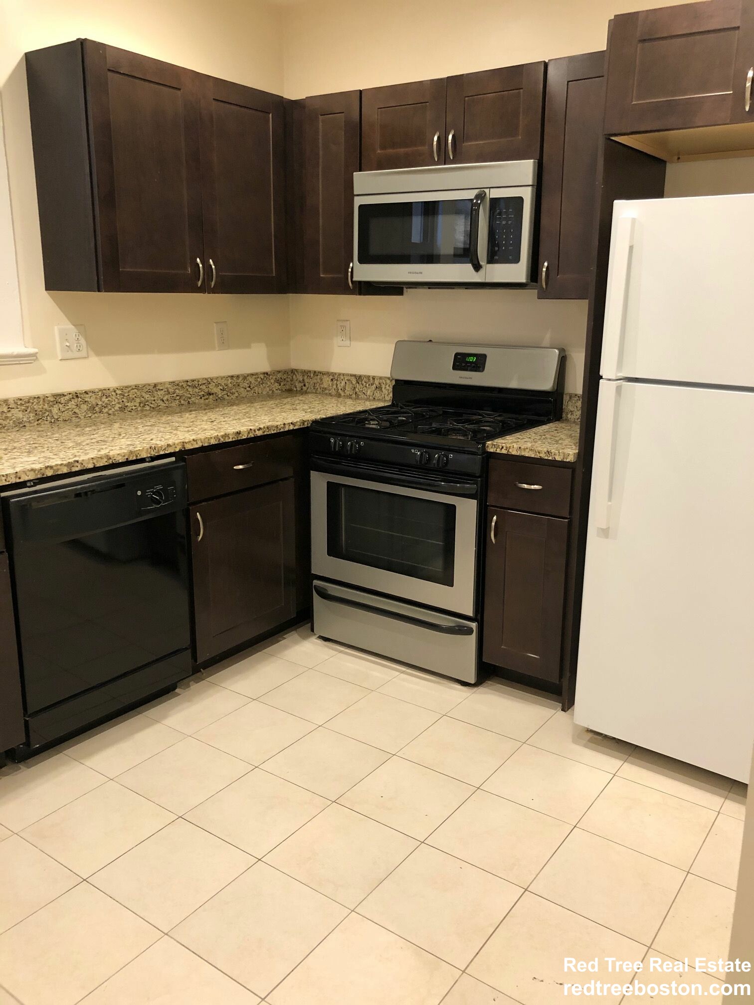 9 Upland Rd, Neighborhood Nine