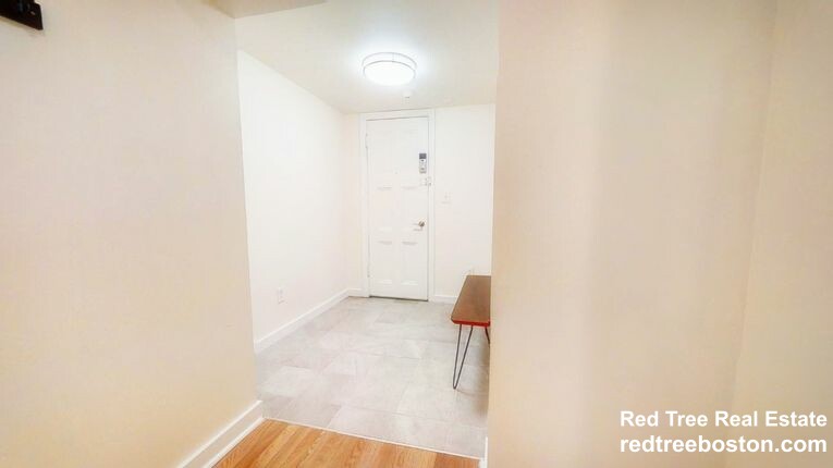 62 Boylston St, Midtown